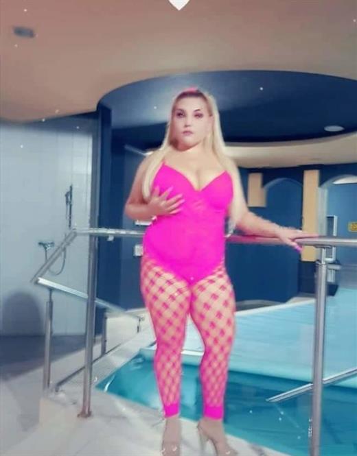 Sunmak Teffny escort ile Merkez'de Tay masajı