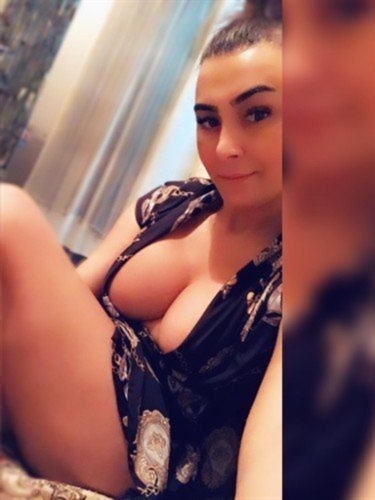 Seksi escort Clarha Kadınhanı'da Arabada oral seks