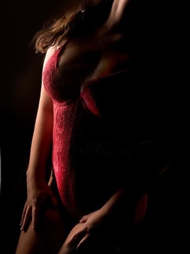 Yakışıklı escort Tudanya Ilgın'da Erotik masaj